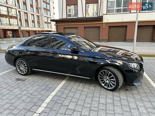 Чорний Мерседес Е-Клас, об'ємом двигуна 1.95 л та пробігом 250 тис. км за 30000 $, фото 1 на Automoto.ua