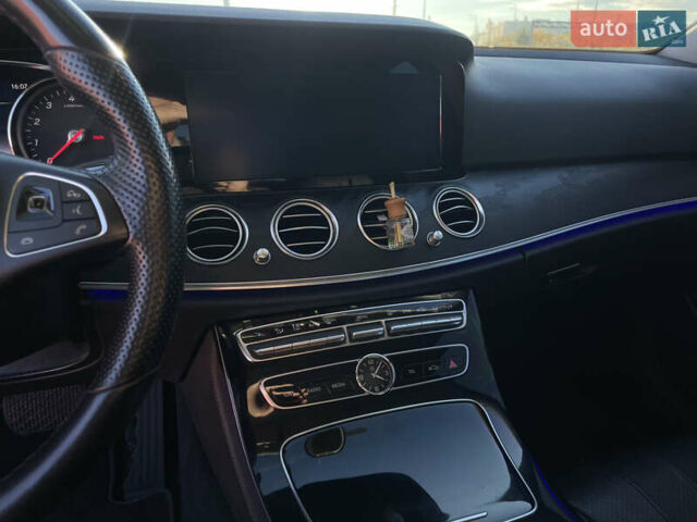 Черный Мерседес Е-Класс, объемом двигателя 1.99 л и пробегом 130 тыс. км за 26500 $, фото 17 на Automoto.ua