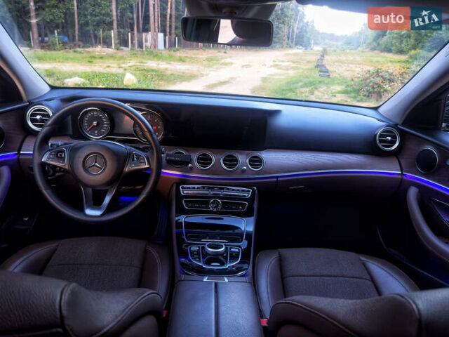 Чорний Мерседес Е-Клас, об'ємом двигуна 1.95 л та пробігом 182 тис. км за 31500 $, фото 5 на Automoto.ua