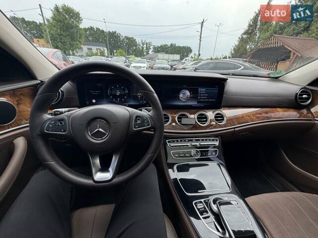 Чорний Мерседес Е-Клас, об'ємом двигуна 2 л та пробігом 144 тис. км за 27900 $, фото 31 на Automoto.ua