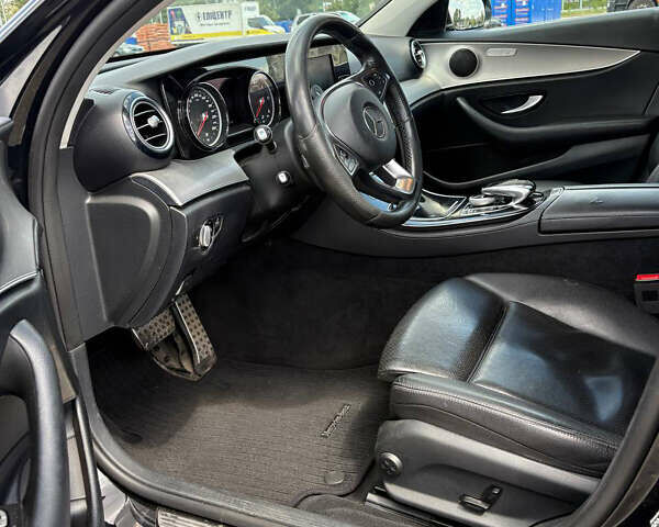 Черный Мерседес Е-Класс, объемом двигателя 1.95 л и пробегом 457 тыс. км за 21900 $, фото 5 на Automoto.ua