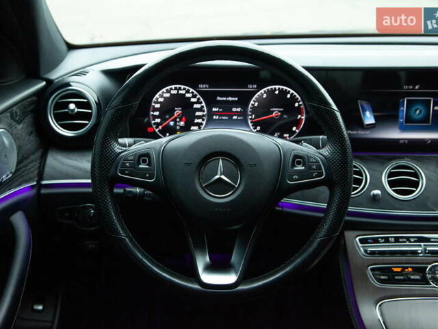 Черный Мерседес Е-Класс, объемом двигателя 2 л и пробегом 184 тыс. км за 26300 $, фото 17 на Automoto.ua