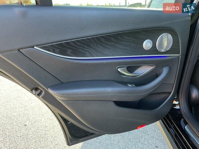 Черный Мерседес Е-Класс, объемом двигателя 1.99 л и пробегом 130 тыс. км за 26500 $, фото 19 на Automoto.ua
