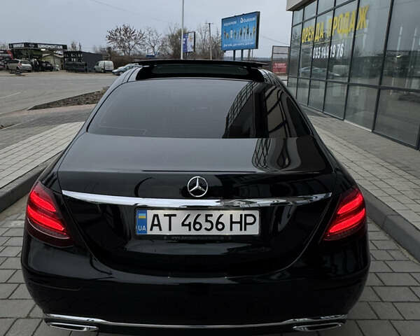 Черный Мерседес Е-Класс, объемом двигателя 1.95 л и пробегом 265 тыс. км за 29000 $, фото 6 на Automoto.ua