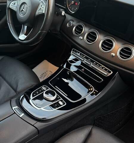 Чорний Мерседес Е-Клас, об'ємом двигуна 1.95 л та пробігом 346 тис. км за 22700 $, фото 7 на Automoto.ua