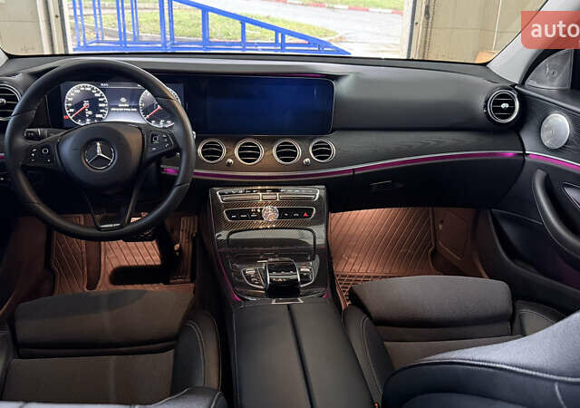 Черный Мерседес Е-Класс, объемом двигателя 1.95 л и пробегом 187 тыс. км за 27900 $, фото 13 на Automoto.ua