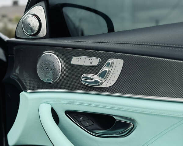 Черный Мерседес Е-Класс, объемом двигателя 3 л и пробегом 133 тыс. км за 40000 $, фото 29 на Automoto.ua