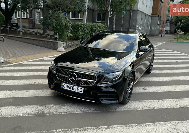 Черный Мерседес Е-Класс, объемом двигателя 1.95 л и пробегом 270 тыс. км за 26000 $, фото 1 на Automoto.ua