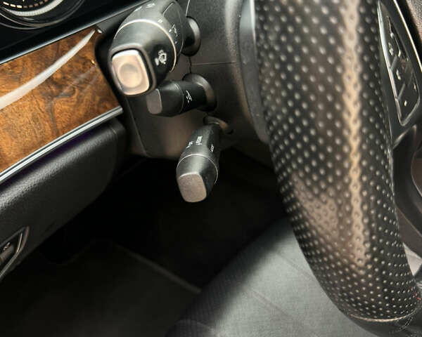 Чорний Мерседес Е-Клас, об'ємом двигуна 2 л та пробігом 125 тис. км за 28500 $, фото 6 на Automoto.ua