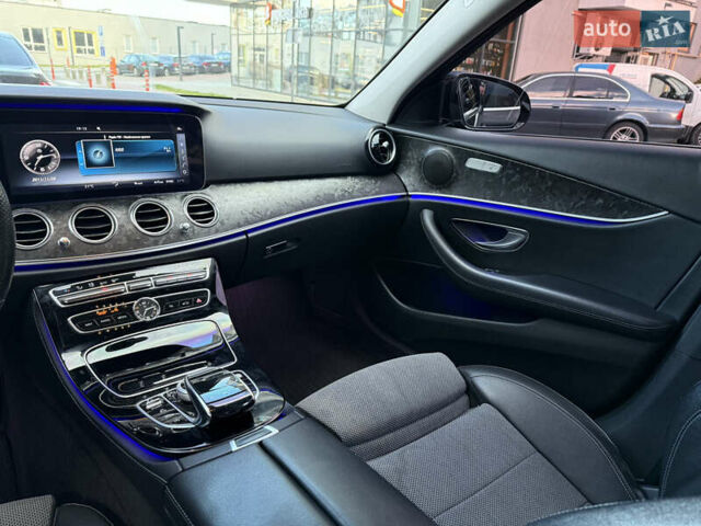 Чорний Мерседес Е-Клас, об'ємом двигуна 2 л та пробігом 310 тис. км за 23000 $, фото 7 на Automoto.ua