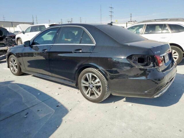 Черный Мерседес Е-Класс, объемом двигателя 2.1 л и пробегом 72 тыс. км за 4000 $, фото 1 на Automoto.ua