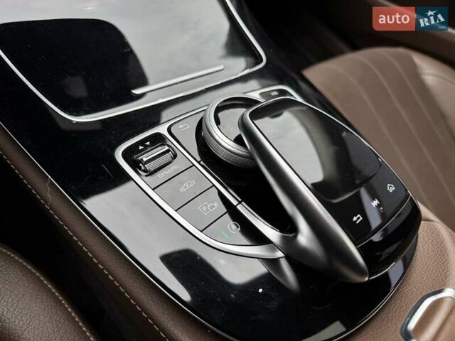 Чорний Мерседес Е-Клас, об'ємом двигуна 2 л та пробігом 144 тис. км за 27900 $, фото 38 на Automoto.ua