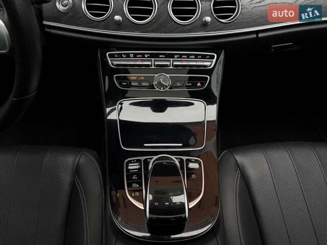 Черный Мерседес Е-Класс, объемом двигателя 1.99 л и пробегом 92 тыс. км за 25800 $, фото 29 на Automoto.ua
