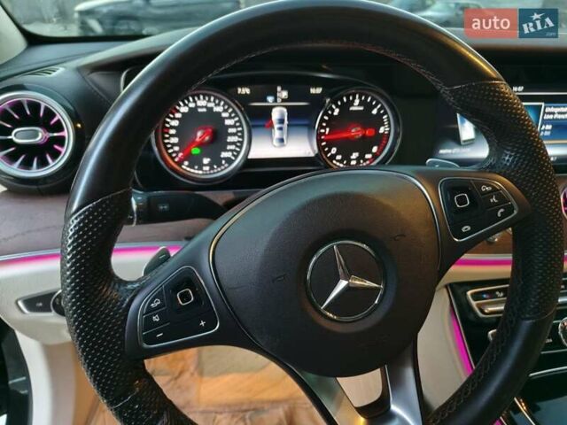 Черный Мерседес Е-Класс, объемом двигателя 1.95 л и пробегом 196 тыс. км за 27500 $, фото 32 на Automoto.ua