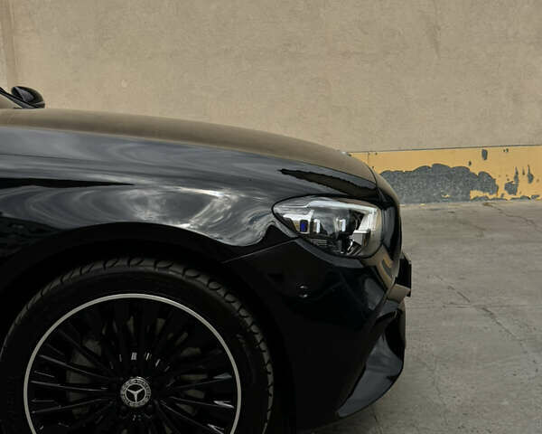 Чорний Мерседес Е-Клас, об'ємом двигуна 2 л та пробігом 125 тис. км за 28500 $, фото 3 на Automoto.ua
