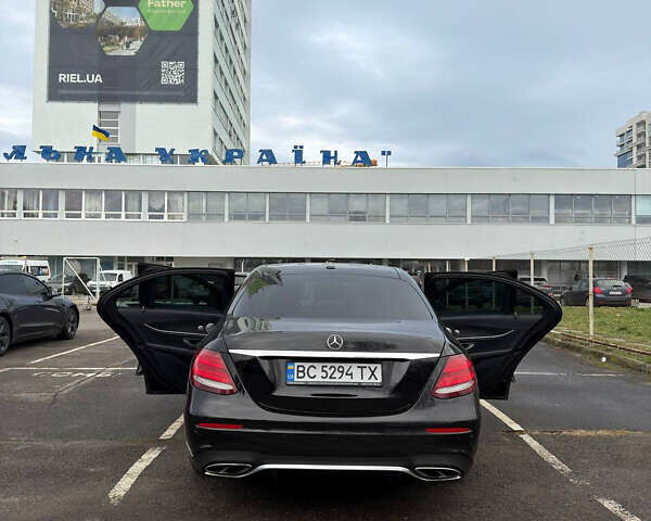 Чорний Мерседес Е-Клас, об'ємом двигуна 1.99 л та пробігом 100 тис. км за 23499 $, фото 9 на Automoto.ua