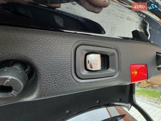 Чорний Мерседес Е-Клас, об'ємом двигуна 2 л та пробігом 144 тис. км за 27900 $, фото 30 на Automoto.ua