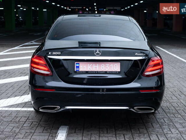 Черный Мерседес Е-Класс, объемом двигателя 2 л и пробегом 184 тыс. км за 26300 $, фото 8 на Automoto.ua