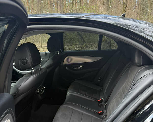 Черный Мерседес Е-Класс, объемом двигателя 1.95 л и пробегом 337 тыс. км за 27000 $, фото 10 на Automoto.ua