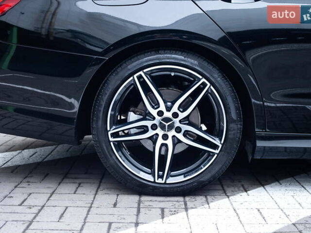 Черный Мерседес Е-Класс, объемом двигателя 2 л и пробегом 184 тыс. км за 26300 $, фото 5 на Automoto.ua