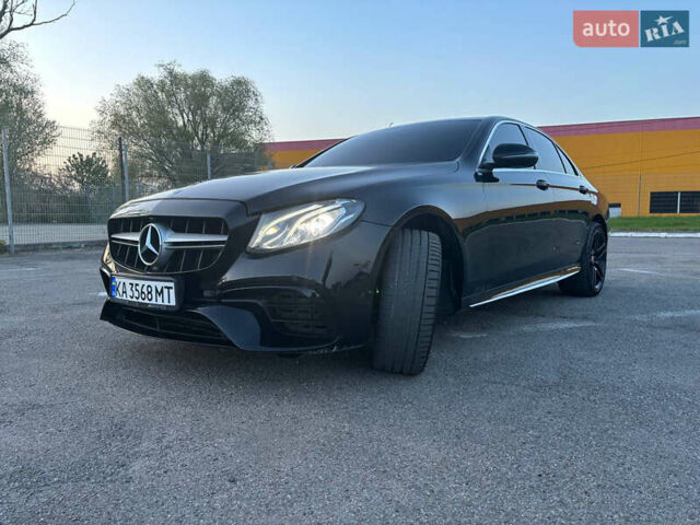 Черный Мерседес Е-Класс, объемом двигателя 1.95 л и пробегом 225 тыс. км за 27777 $, фото 5 на Automoto.ua