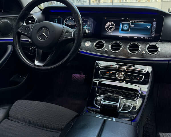 Чорний Мерседес Е-Клас, об'ємом двигуна 2 л та пробігом 310 тис. км за 23000 $, фото 5 на Automoto.ua