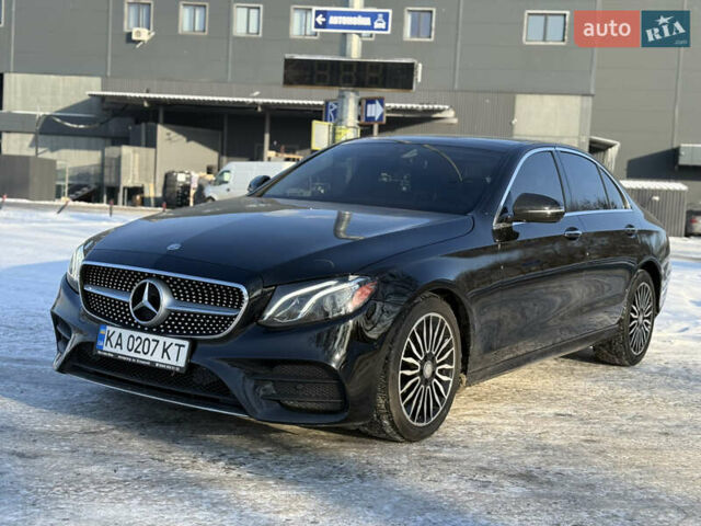 Черный Мерседес Е-Класс, объемом двигателя 1.99 л и пробегом 130 тыс. км за 25700 $, фото 2 на Automoto.ua