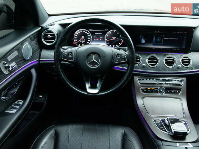 Черный Мерседес Е-Класс, объемом двигателя 2 л и пробегом 184 тыс. км за 26300 $, фото 16 на Automoto.ua