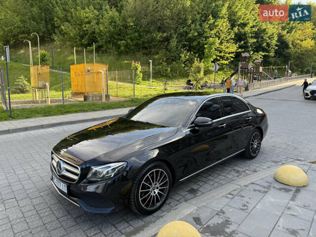Чорний Мерседес Е-Клас, об'ємом двигуна 2 л та пробігом 310 тис. км за 23000 $, фото 4 на Automoto.ua