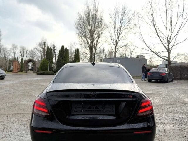 Черный Мерседес Е-Класс, объемом двигателя 2 л и пробегом 380 тыс. км за 22500 $, фото 4 на Automoto.ua