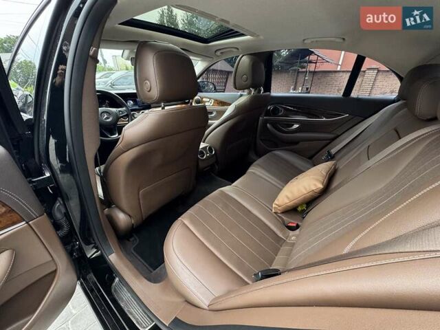 Чорний Мерседес Е-Клас, об'ємом двигуна 2 л та пробігом 144 тис. км за 27900 $, фото 2 на Automoto.ua