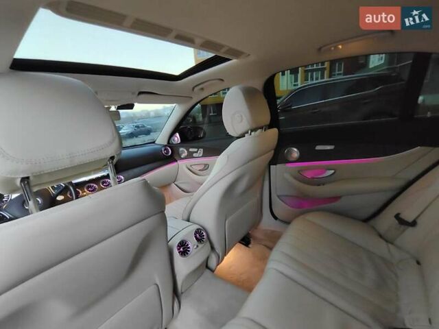 Черный Мерседес Е-Класс, объемом двигателя 1.95 л и пробегом 196 тыс. км за 27500 $, фото 52 на Automoto.ua