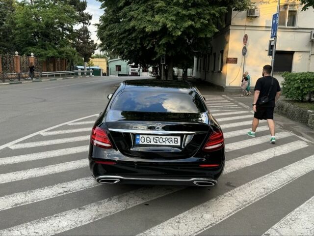 Черный Мерседес Е-Класс, объемом двигателя 2 л и пробегом 270 тыс. км за 26000 $, фото 4 на Automoto.ua