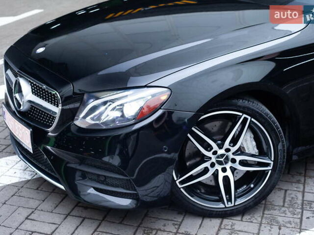 Черный Мерседес Е-Класс, объемом двигателя 2 л и пробегом 184 тыс. км за 26300 $, фото 1 на Automoto.ua
