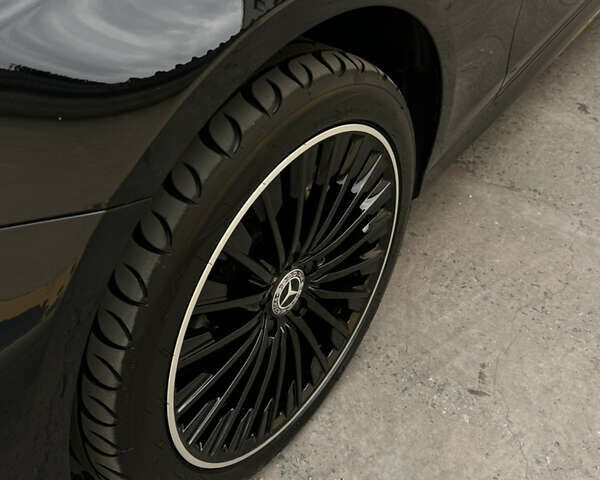 Чорний Мерседес Е-Клас, об'ємом двигуна 2 л та пробігом 125 тис. км за 28500 $, фото 4 на Automoto.ua