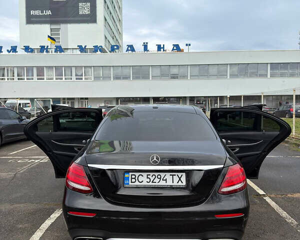 Чорний Мерседес Е-Клас, об'ємом двигуна 1.99 л та пробігом 100 тис. км за 23499 $, фото 11 на Automoto.ua