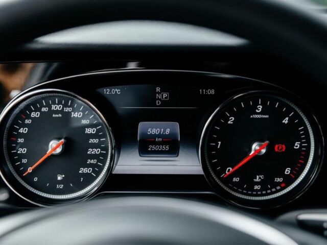 Черный Мерседес Е-Класс, объемом двигателя 2 л и пробегом 340 тыс. км за 22500 $, фото 7 на Automoto.ua