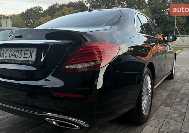Чорний Мерседес Е-Клас, об'ємом двигуна 1.95 л та пробігом 346 тис. км за 22700 $, фото 2 на Automoto.ua