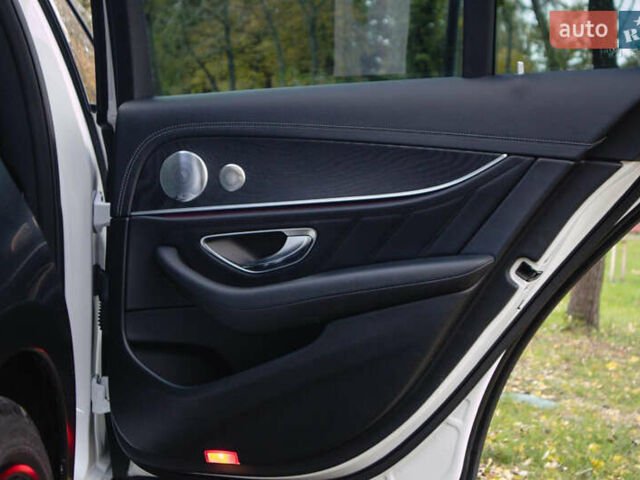 Черный Мерседес Е-Класс, объемом двигателя 3 л и пробегом 78 тыс. км за 39999 $, фото 47 на Automoto.ua