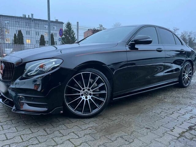 Черный Мерседес Е-Класс, объемом двигателя 0 л и пробегом 128 тыс. км за 25000 $, фото 2 на Automoto.ua