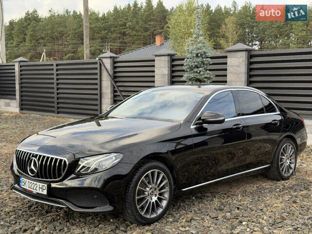 Черный Мерседес Е-Класс, объемом двигателя 2 л и пробегом 197 тыс. км за 29999 $, фото 6 на Automoto.ua