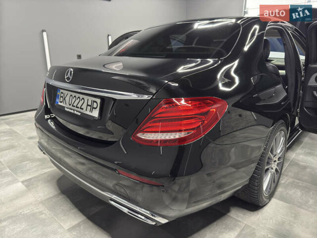 Черный Мерседес Е-Класс, объемом двигателя 2 л и пробегом 197 тыс. км за 29999 $, фото 75 на Automoto.ua