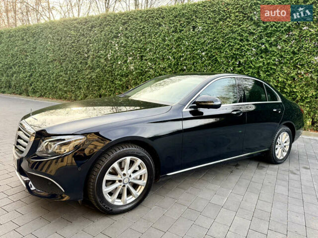 Черный Мерседес Е-Класс, объемом двигателя 1.95 л и пробегом 102 тыс. км за 34300 $, фото 1 на Automoto.ua