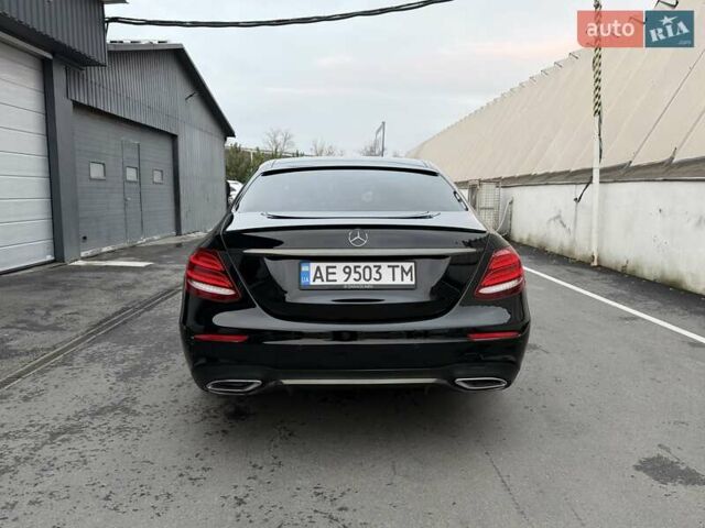Черный Мерседес Е-Класс, объемом двигателя 1.95 л и пробегом 117 тыс. км за 33000 $, фото 6 на Automoto.ua