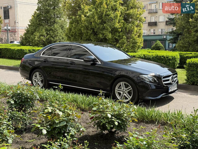 Мерседес Е-Класс 2017 в Тернополе на Automoto.ua Черный Мерседес Е-Класс, объемом двигателя 1.95 л и пробегом 160 тыс. км за 30000 $, фото 10 на Automoto.ua