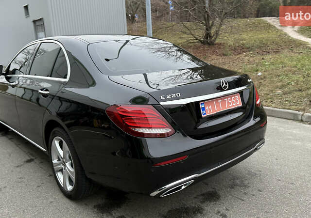 Черный Мерседес Е-Класс, объемом двигателя 2 л и пробегом 190 тыс. км за 26500 $, фото 8 на Automoto.ua