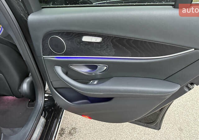 Черный Мерседес Е-Класс, объемом двигателя 2 л и пробегом 190 тыс. км за 26500 $, фото 26 на Automoto.ua