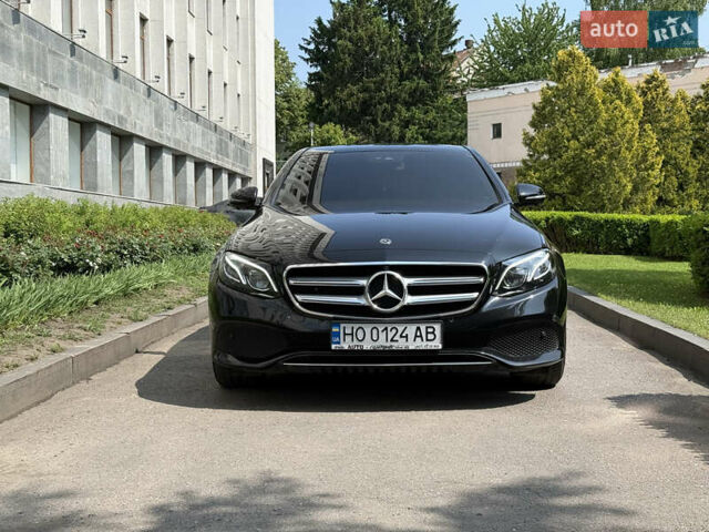 Мерседес Е-Класс 2017 в Тернополе на Automoto.ua Черный Мерседес Е-Класс, объемом двигателя 1.95 л и пробегом 160 тыс. км за 30000 $, фото 1 на Automoto.ua