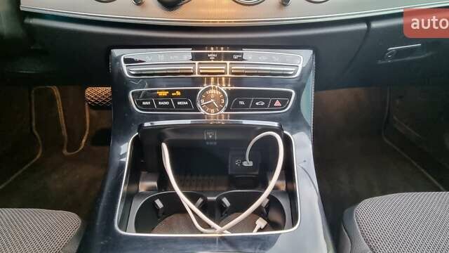 Черный Мерседес Е-Класс, объемом двигателя 1.95 л и пробегом 160 тыс. км за 31990 $, фото 44 на Automoto.ua