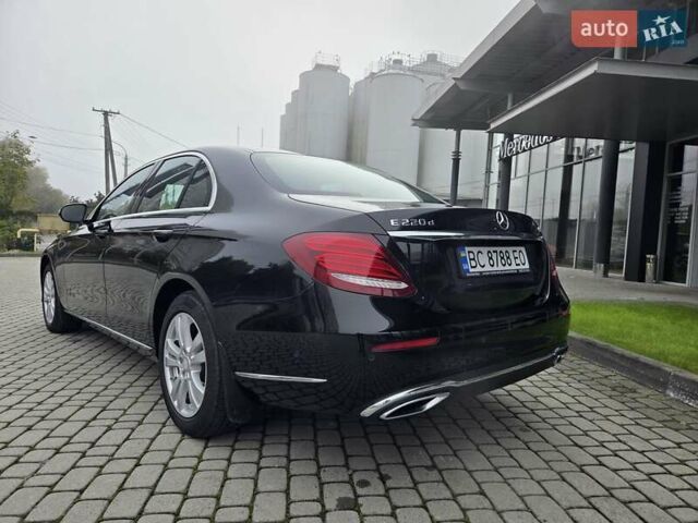 Черный Мерседес Е-Класс, объемом двигателя 1.95 л и пробегом 28 тыс. км за 37000 $, фото 9 на Automoto.ua